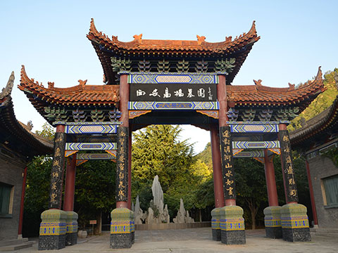 西安高橋墓園服務(wù)電話，西安高橋墓園價格