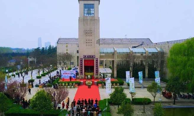 西安市奉正塬公墓如何確保殯葬服務(wù)的透明度？
