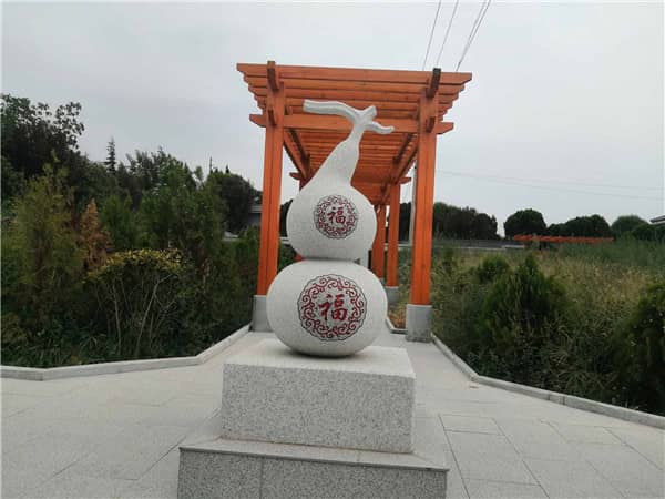 西安漢皇樹(shù)葬墓園提供的草坪葬方式有哪些特點(diǎn)？為何能成為家屬緬懷逝者的理想選擇？
