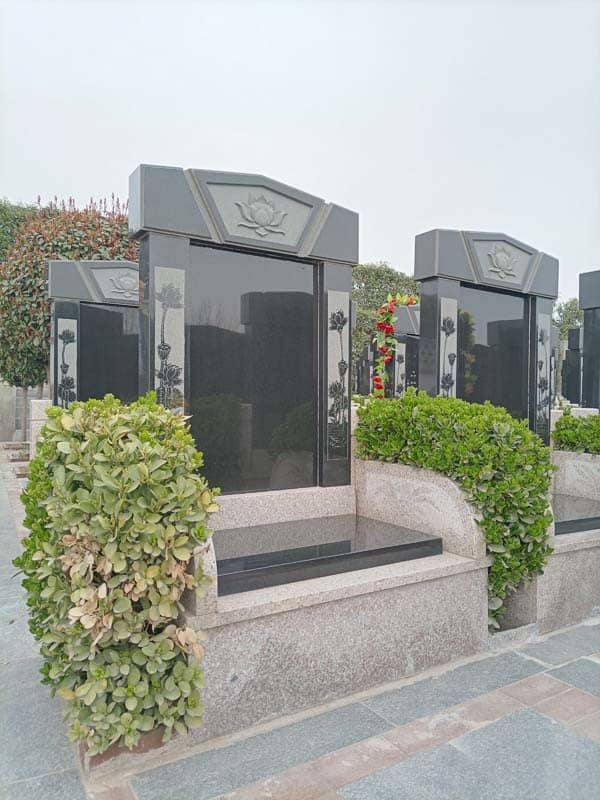 西安漢皇墓園位于哪個(gè)具體景區(qū)內(nèi)，其地理位置有何優(yōu)勢(shì)？