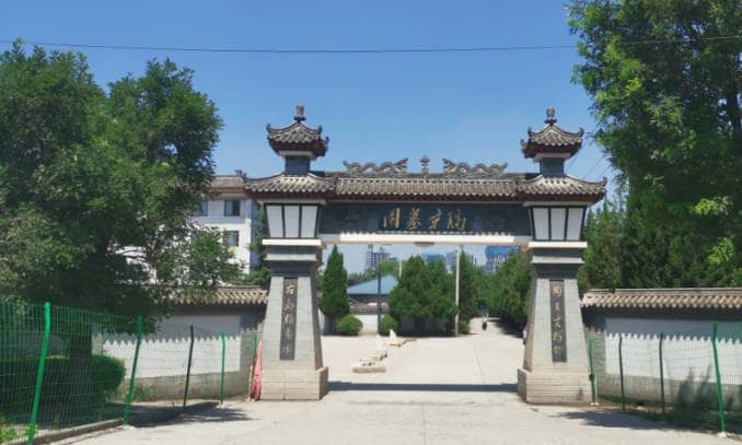 西安市西郊鎬京骨灰墓園的專車預(yù)約和免費接送選購服務(wù)是如何運作的？
