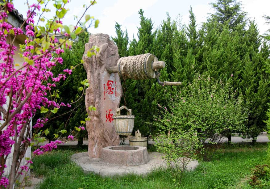 西安長安鳳棲山墓園北區(qū)詳細(xì)介紹：環(huán)境、墓型與文化氛圍