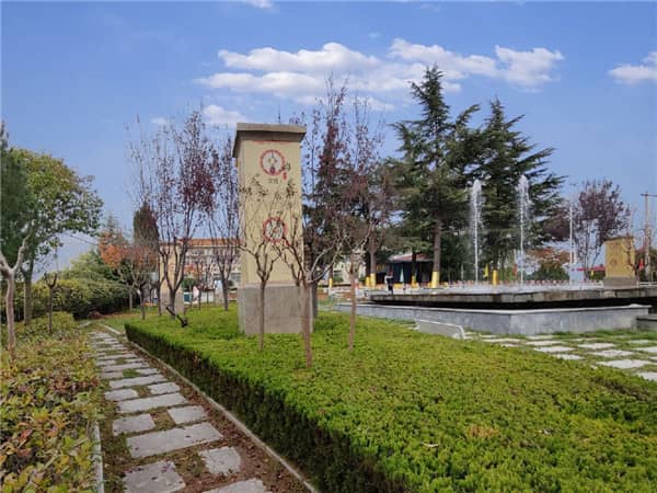 請問西安壽陽山墓園是如何將傳統(tǒng)殯葬文化與現(xiàn)代元素相結(jié)合的？