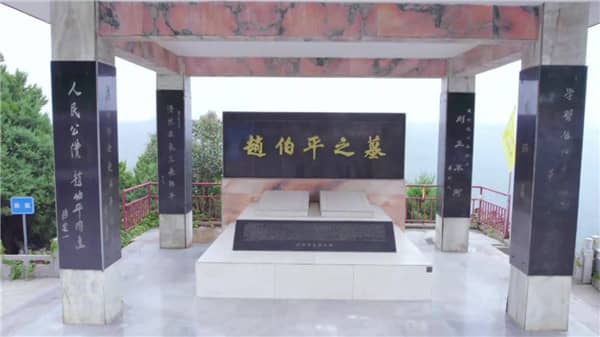 從西安市內(nèi)前往壽陽山公墓，除了公交線路外還有哪些便捷的交通方式？