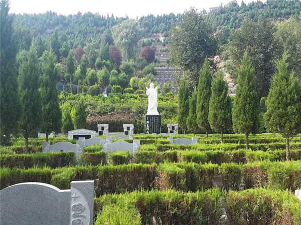 除了壽陽山墓園和高橋墓園外，西安還有哪些值得推薦的公墓？