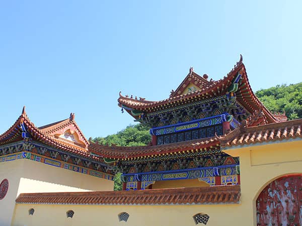 西安壽陽山墓園的“代客祭掃”服務(wù)具體包括哪些內(nèi)容，如何確保祭掃活動的莊重與真摯？