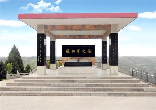 南郊韋曲南站有哪些公交車可以到達西安壽陽山墓園？