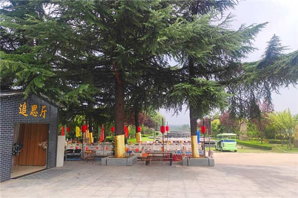 西安壽陽(yáng)山墓園的園區(qū)面積和規(guī)劃墓穴數(shù)量是多少？