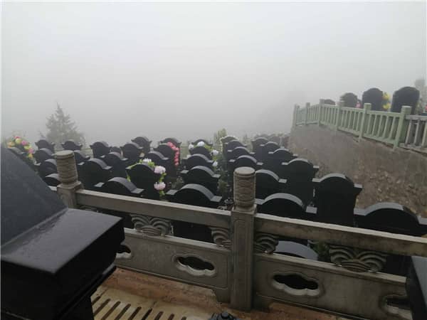 在前往西安九龍山公墓的路上，有哪些建議可以幫助游客更好地規(guī)劃行程和享受旅途？