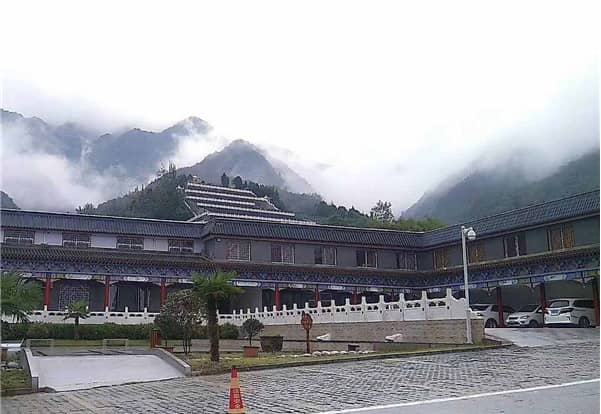 安九龍山公墓的傳世龍鳳墓碑在市場(chǎng)上為何備受關(guān)注？