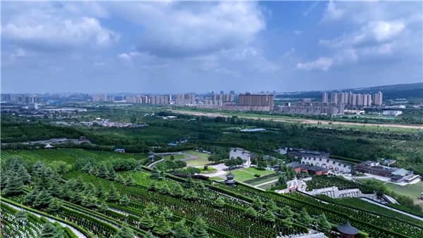 西安霸陵墓園有哪些特色？