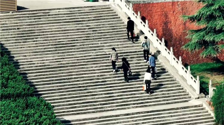 西安新霸陵墓地電話，真情服務(wù)保障！