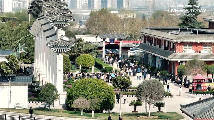 如何從西安地鐵1號線到達西安霸陵墓園新區(qū)?