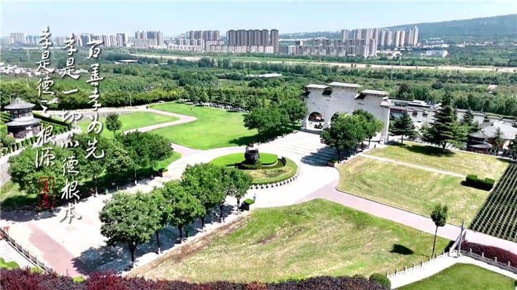 西安霸陵墓園的地理位置和交通便利性如何？