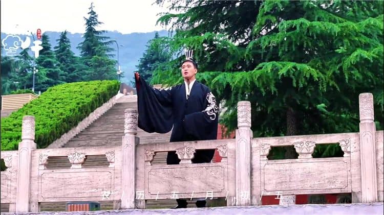 西安霸陵墓園新區(qū)在選擇墓位時(shí)有哪些注意事項(xiàng)和建議？