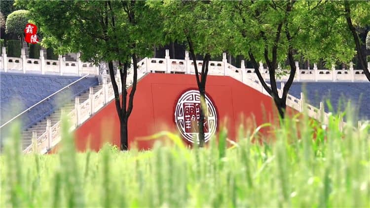 在西安霸陵墓園新區(qū)，客戶參觀墓位并選定后的接待流程是怎樣的？