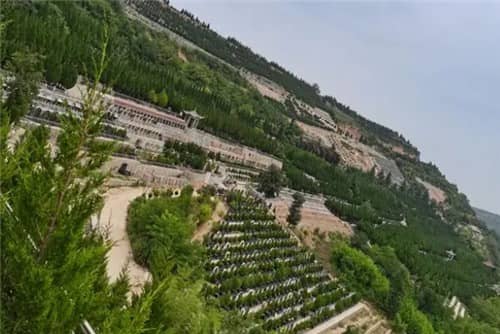 西安高橋墓園的自然環(huán)境有何特色？